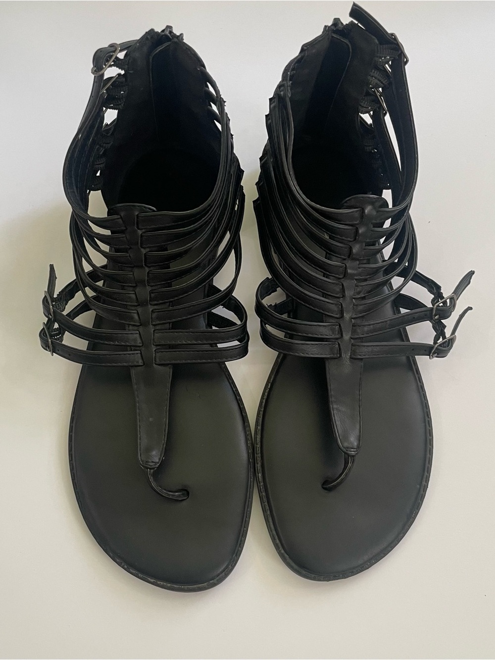 Black Strappy Gladiator Sandals - Rear Zip Caged Thong Flats - Size 10WW